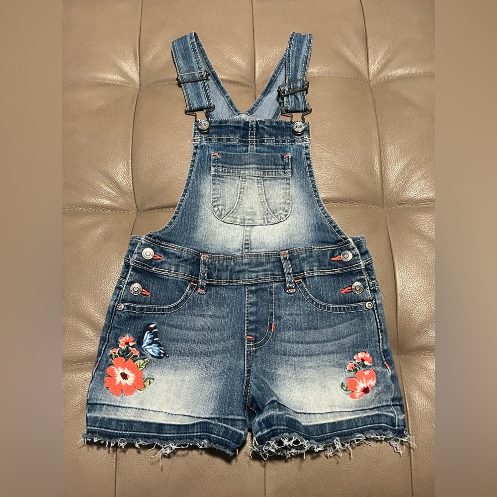 Jordache girls 6-6X s Embroidered flower butterfly overall shorts faux raw hem